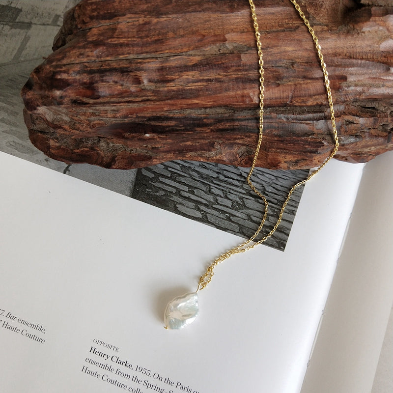 White Pearl Pendent