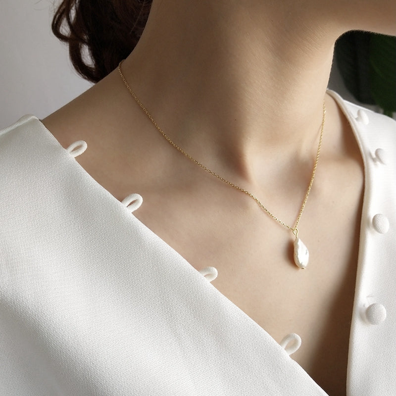 White Pearl Pendent